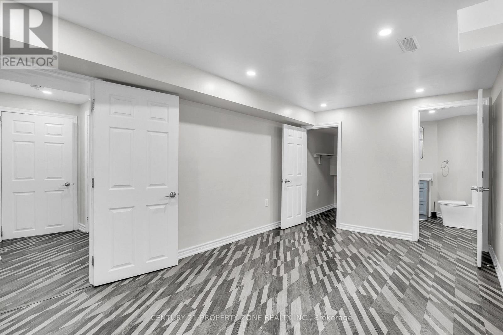 27 BASSETT BOULEVARD - Image 30
