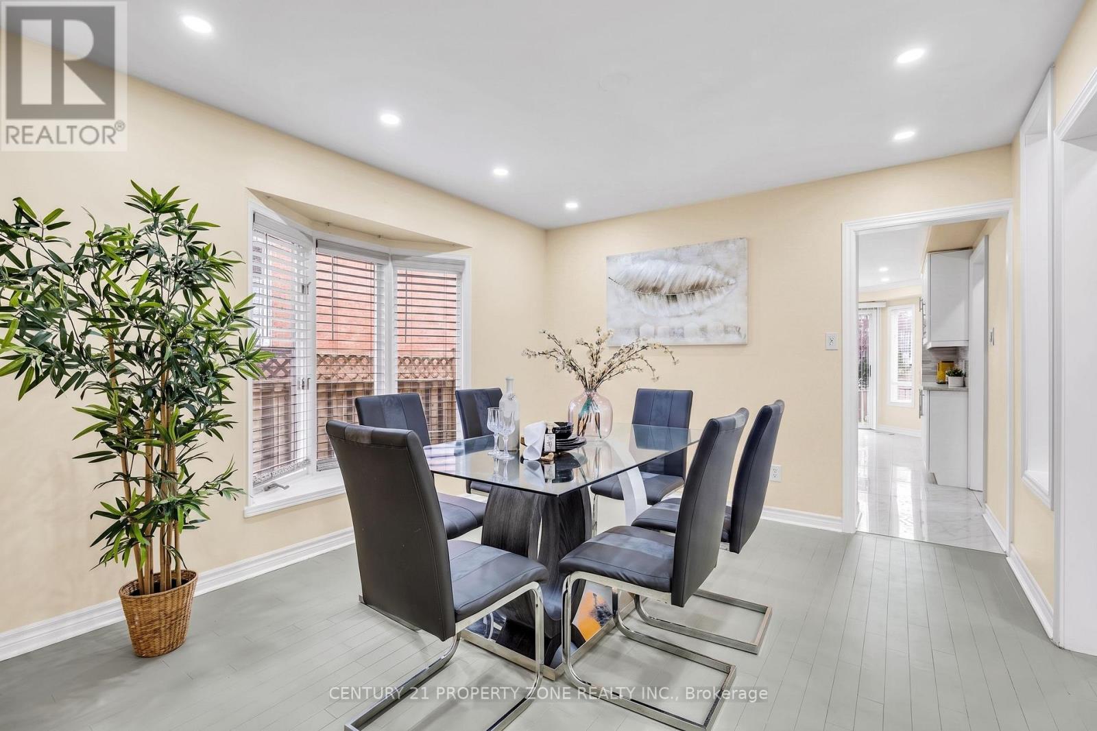 27 BASSETT BOULEVARD - 8