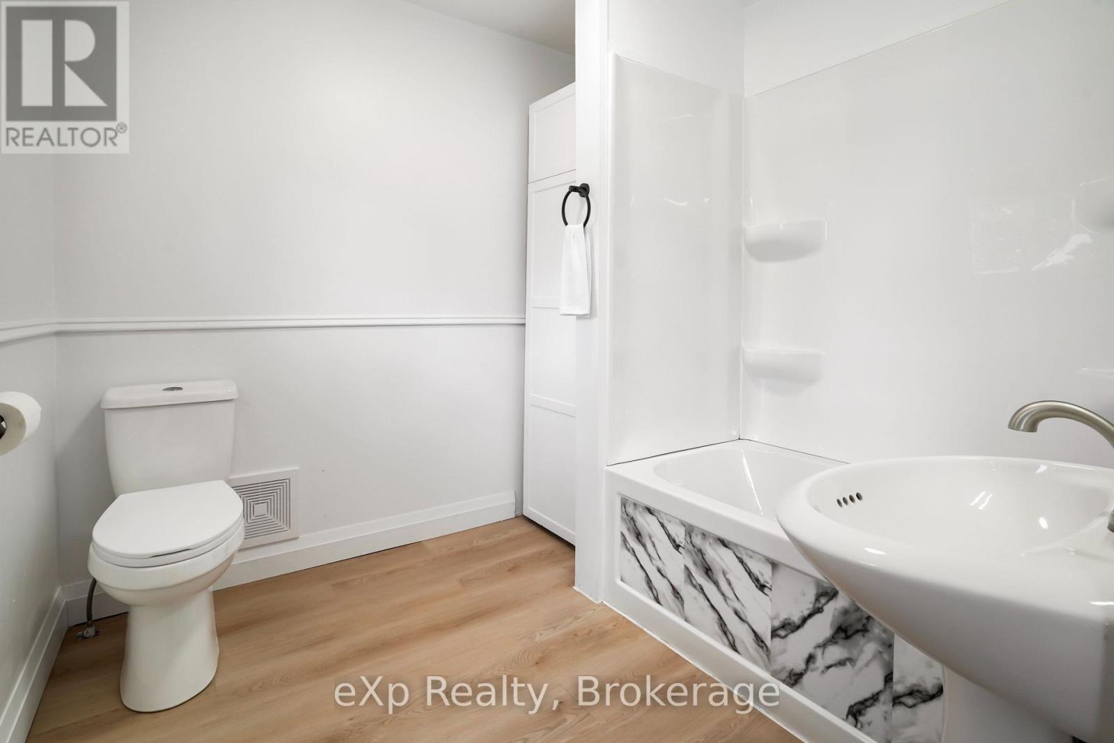 84 VICTORIA BOULEVARD - Image 18