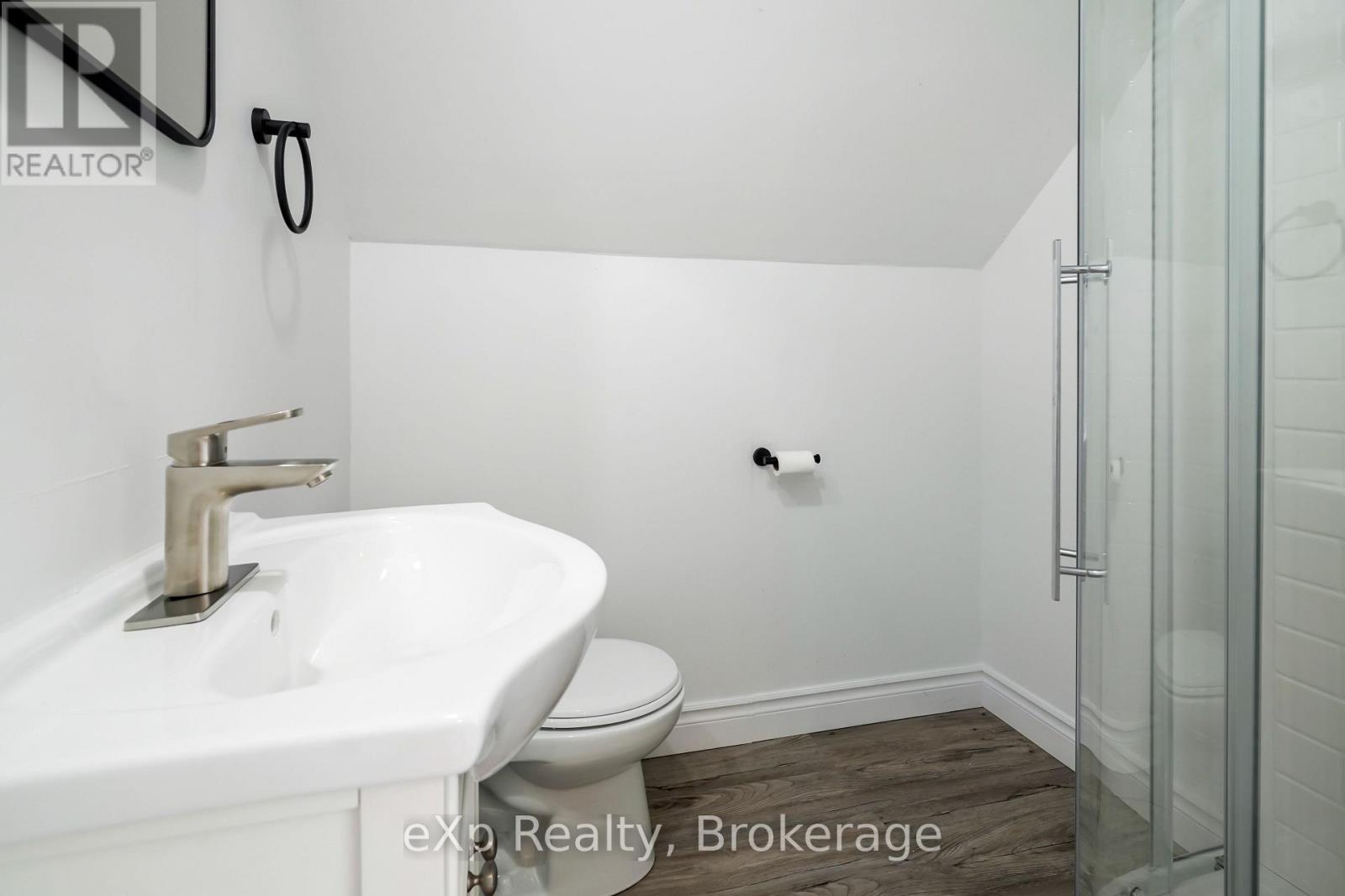 84 VICTORIA BOULEVARD - Image 21