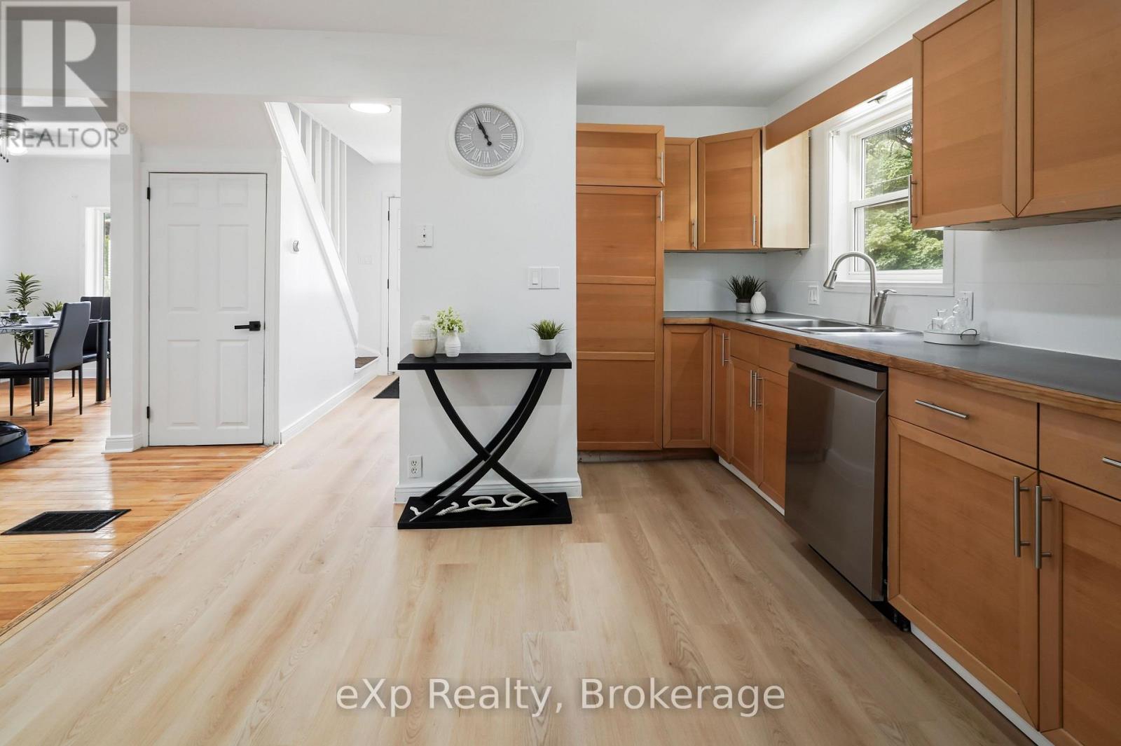 84 VICTORIA BOULEVARD - Image 8