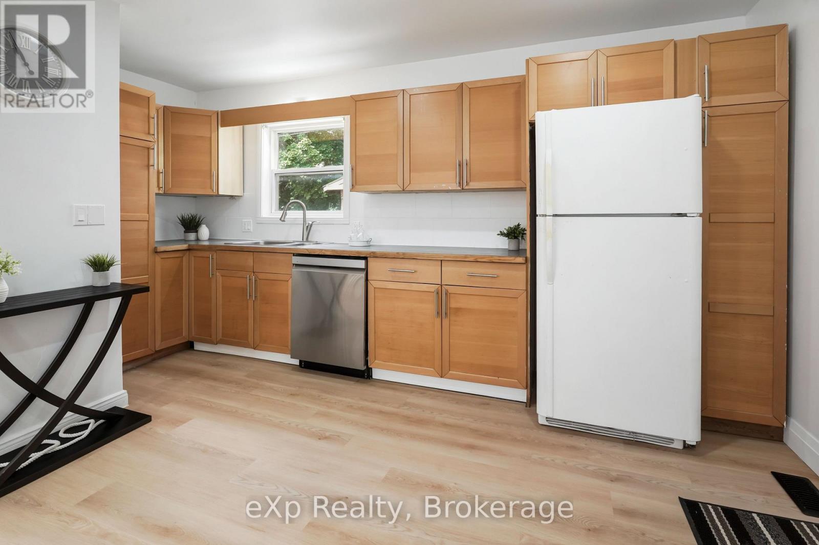 84 VICTORIA BOULEVARD - Image 9
