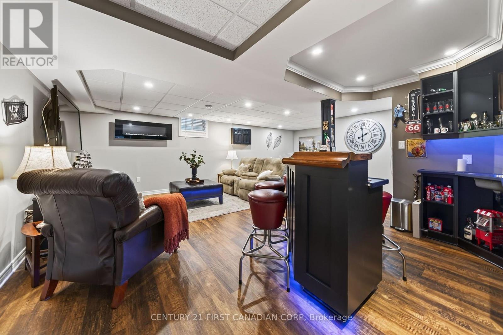 67 MOFFATT LANE - 33