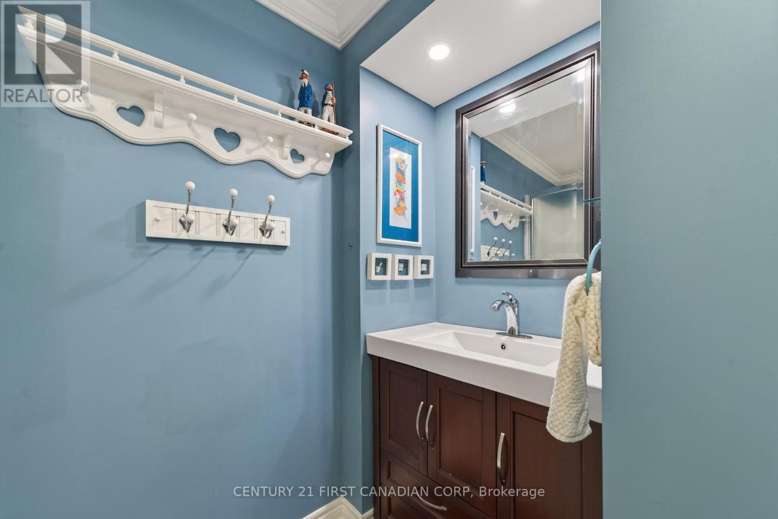 67 MOFFATT LANE - 45