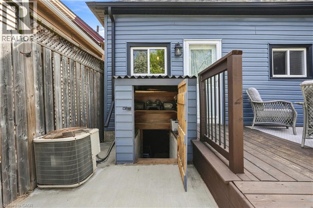 67 ROBINS Avenue - 43