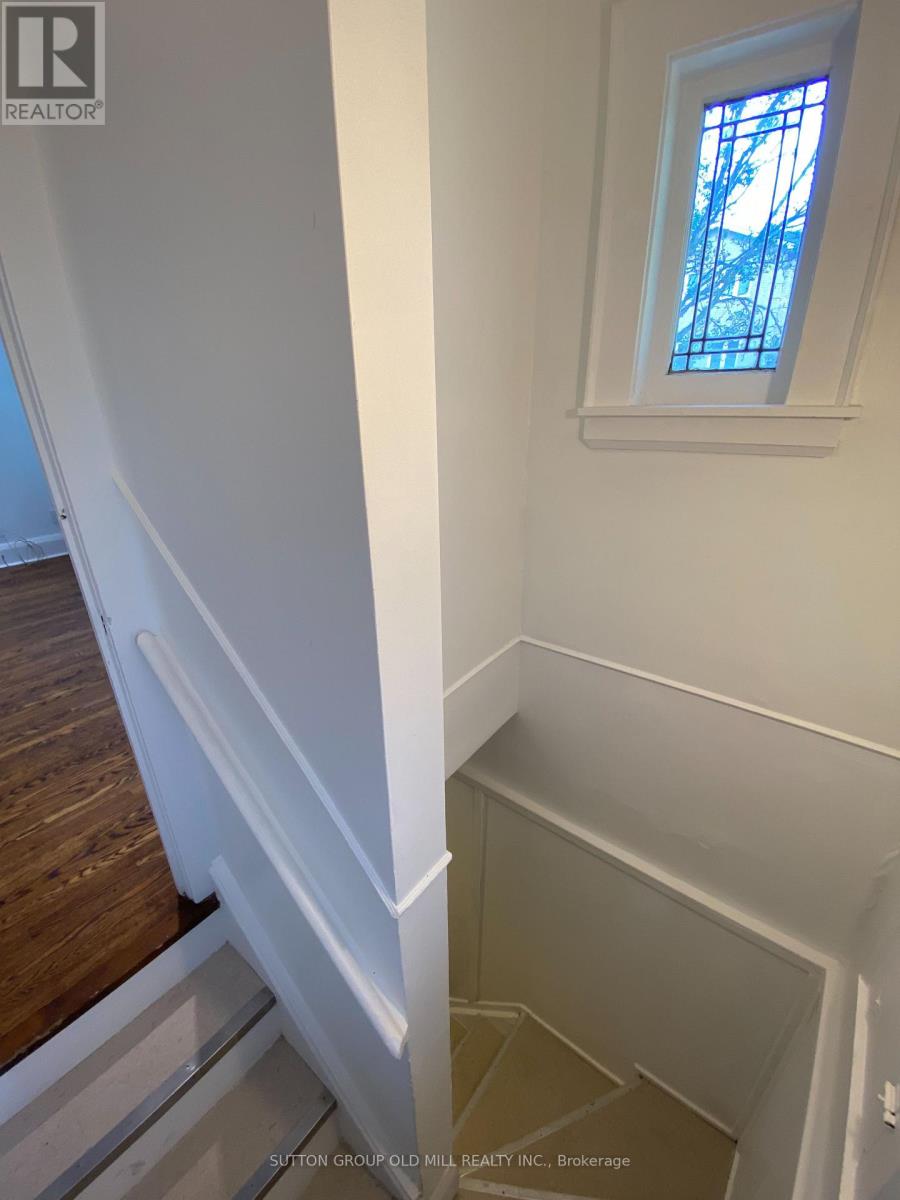 46 RICHARD AVENUE - 24