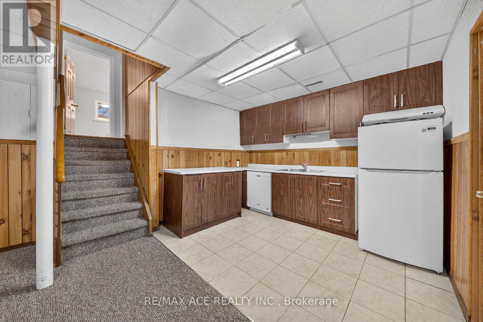 100 MERKLEY SQUARE - 32