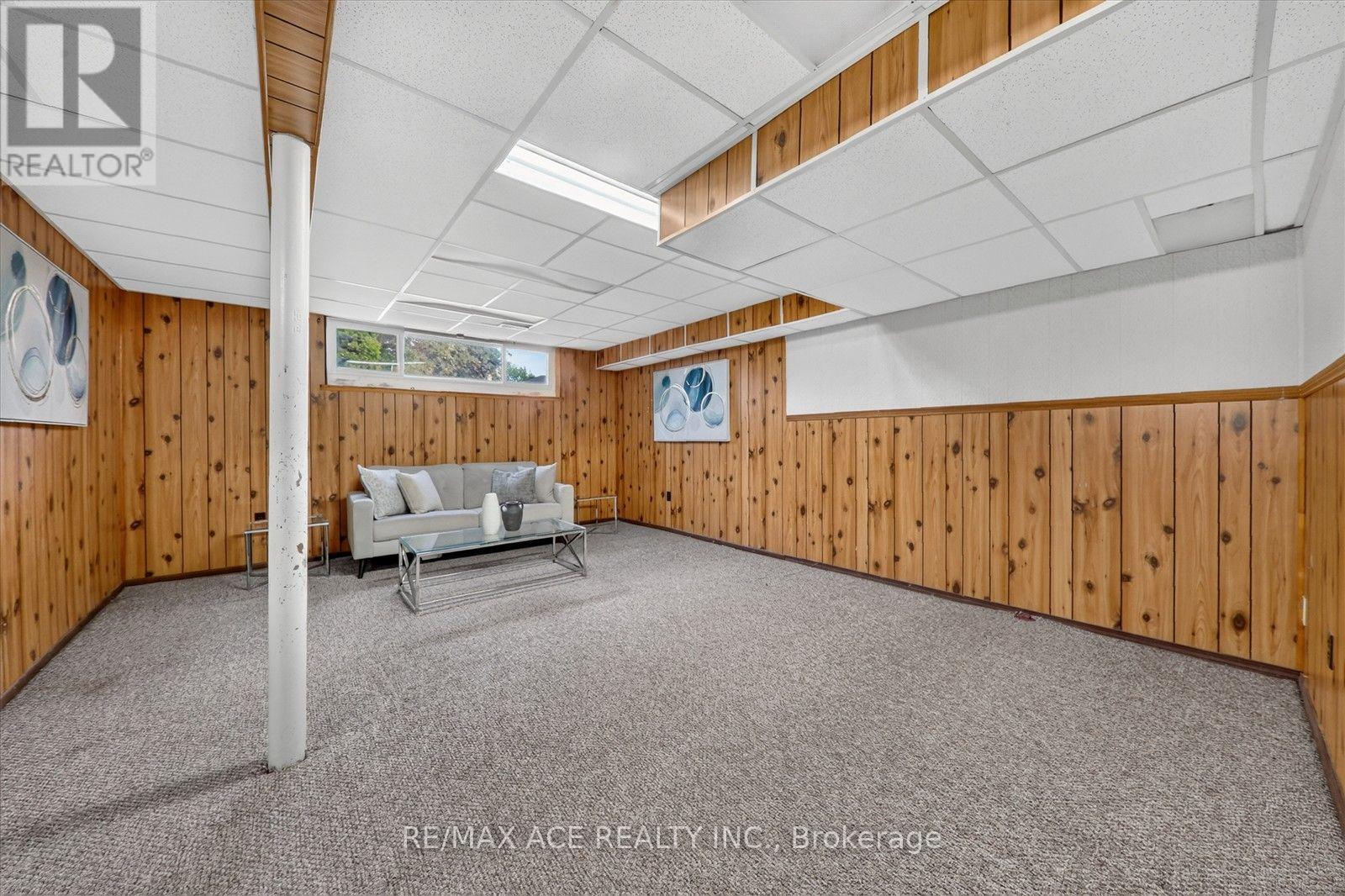 100 MERKLEY SQUARE - 34