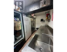 931 Bank Street, Ottawa, ON K1S3W5 Photo 9