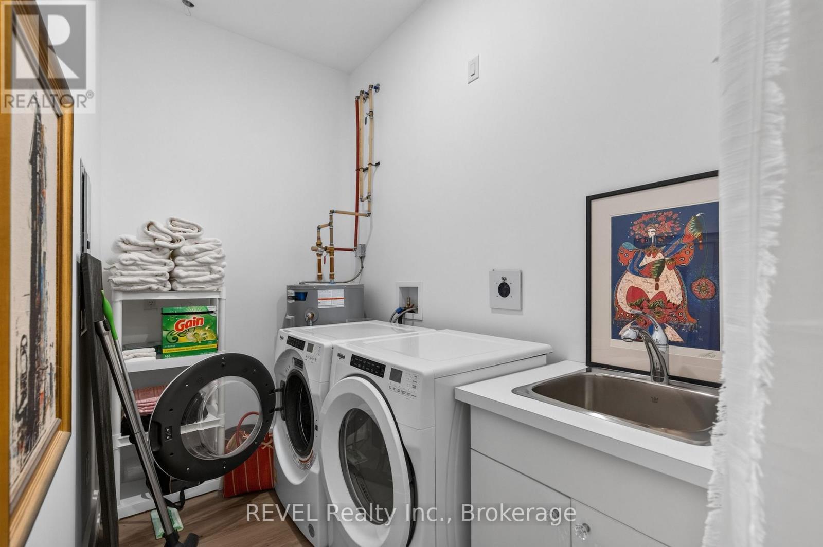 #606 77 YATES STREET - 38