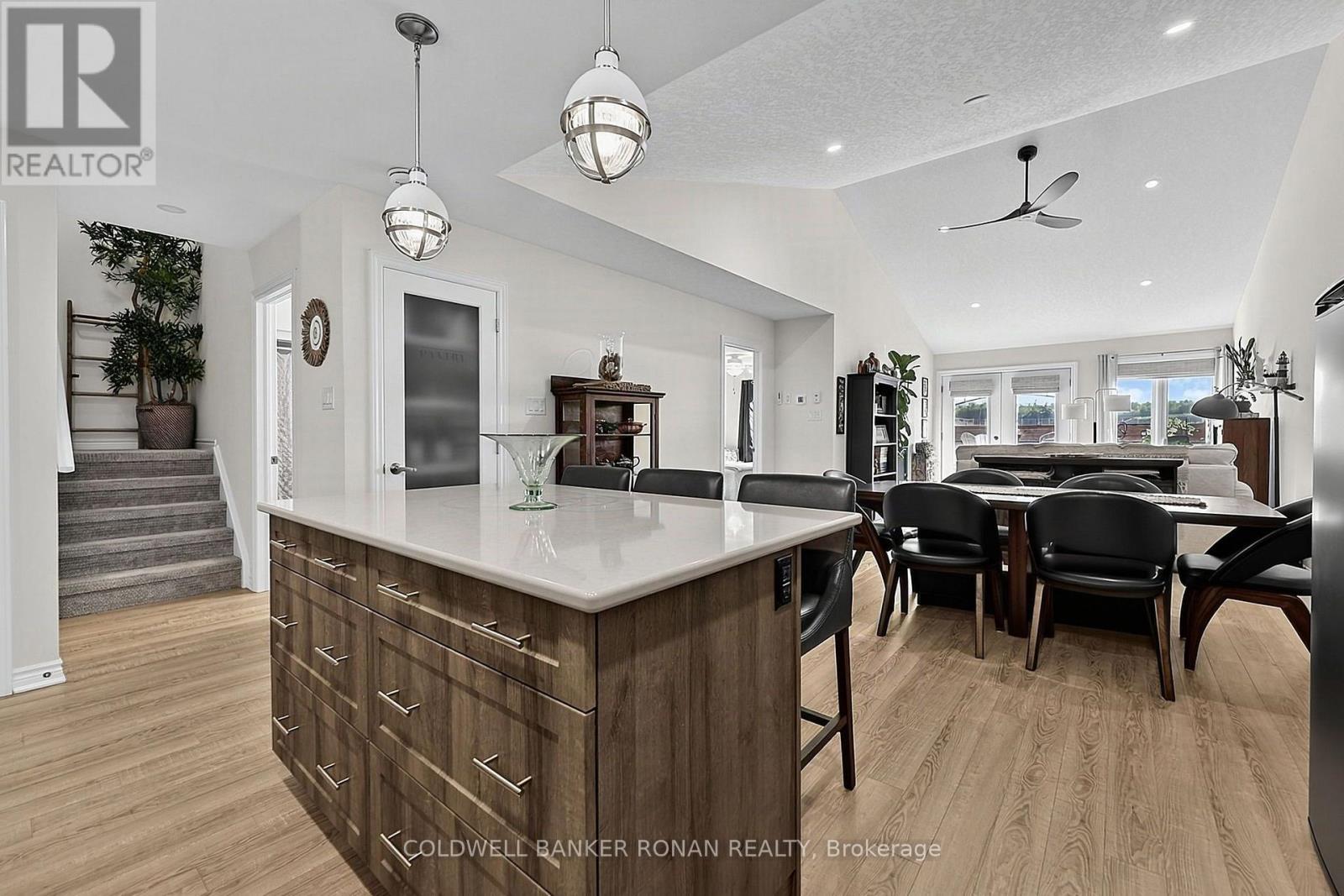 82 IVY CRESCENT - 8