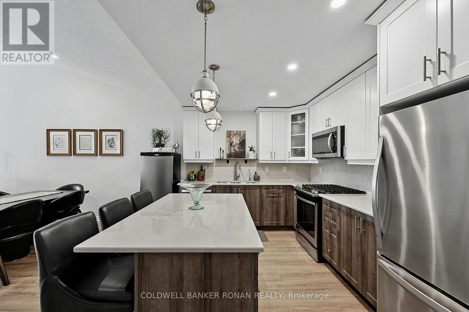 82 IVY CRESCENT - 9