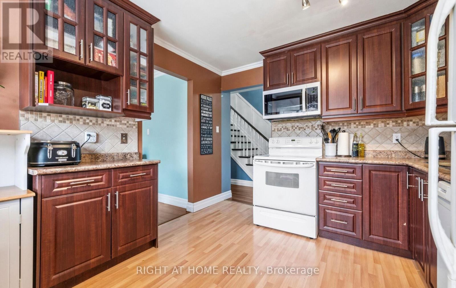 72 BRYDON CRESCENT - 14
