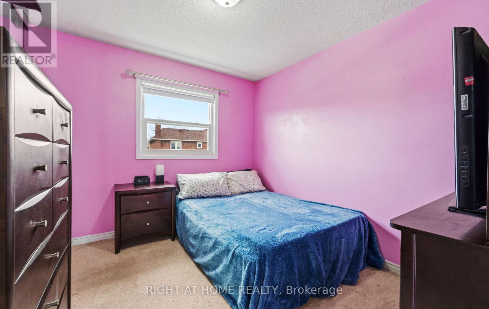 72 BRYDON CRESCENT - 26