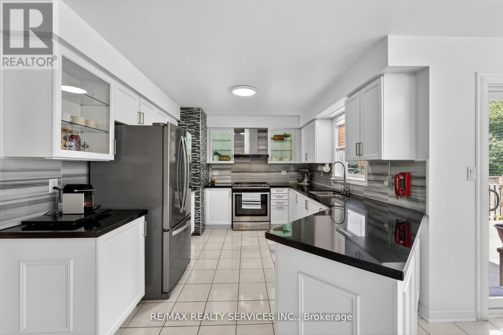 150 ROYAL VALLEY DRIVE - 6