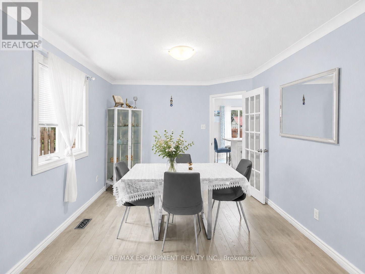 172 ALDERLEA AVENUE - 11