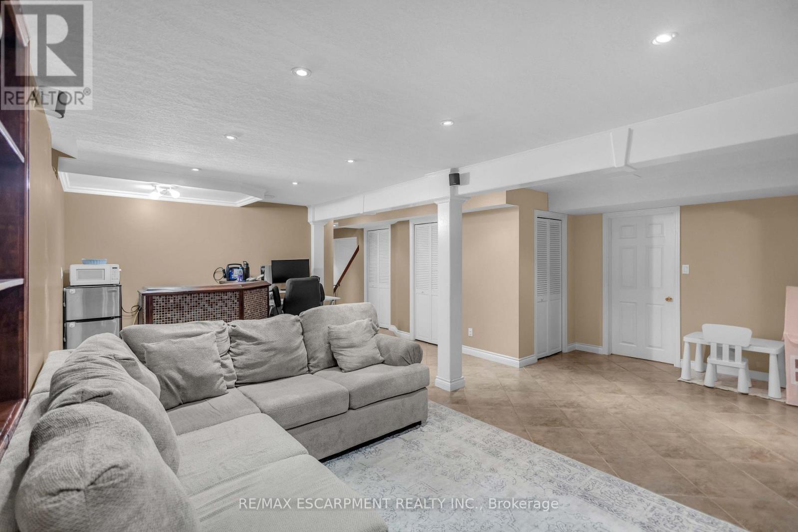 172 ALDERLEA AVENUE - 35