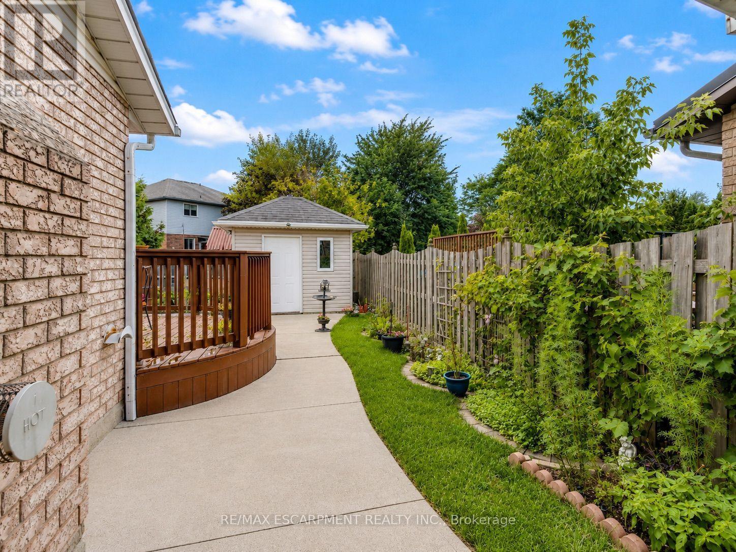172 ALDERLEA AVENUE - 43