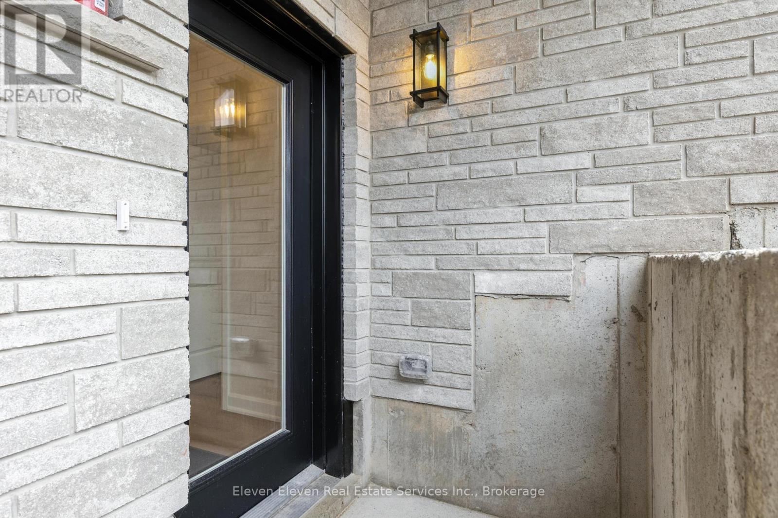 #12 440 WELLINGTON STREET E - 2