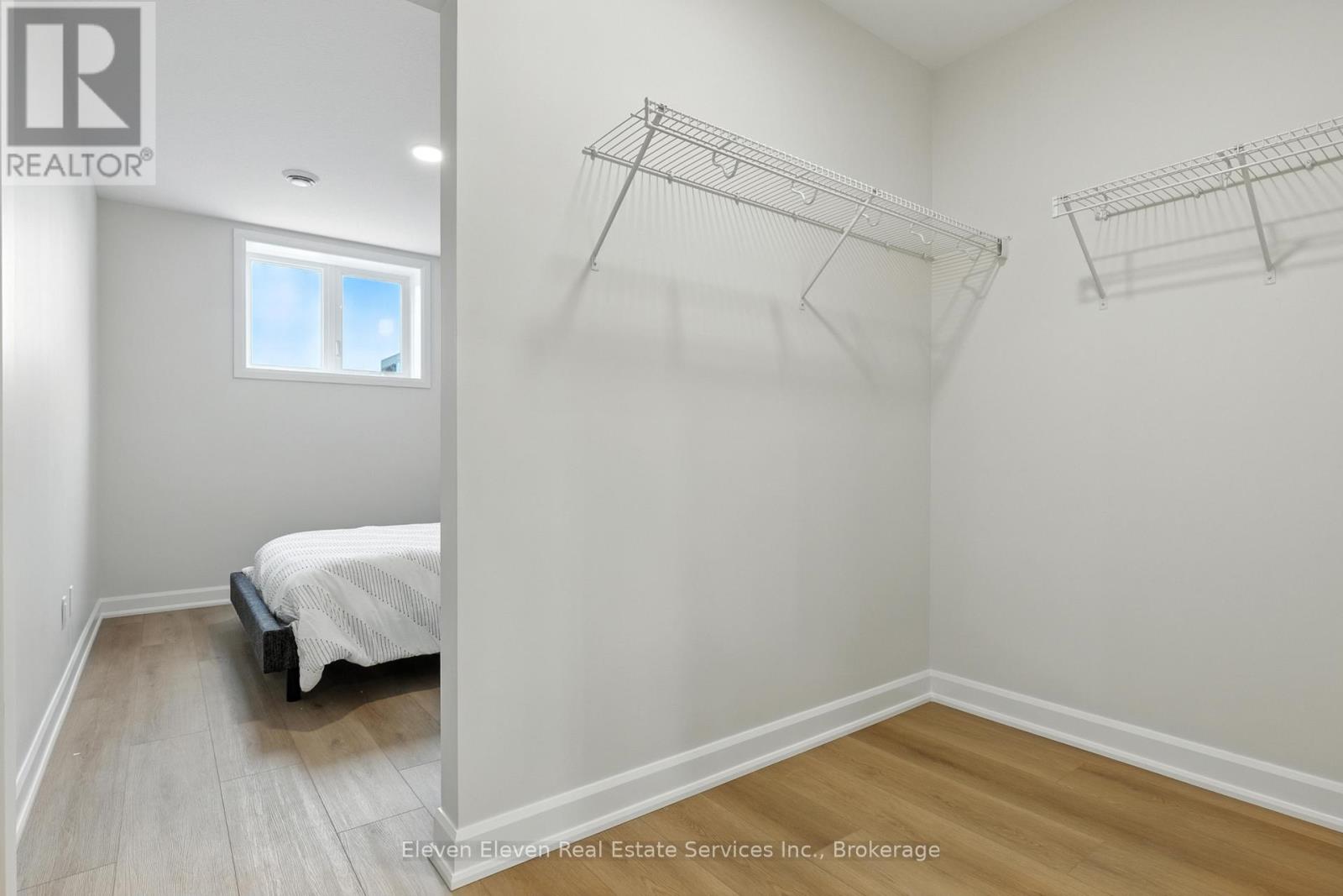 #12 440 WELLINGTON STREET E - 7