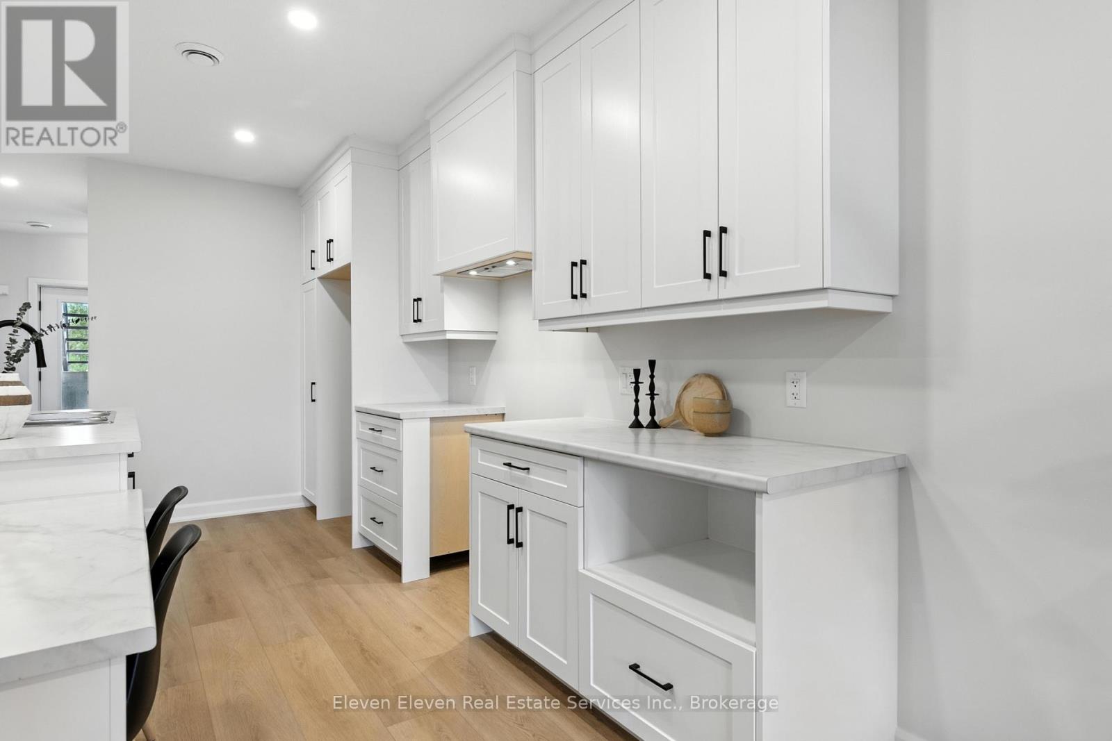 #12 440 WELLINGTON STREET E - Image 9