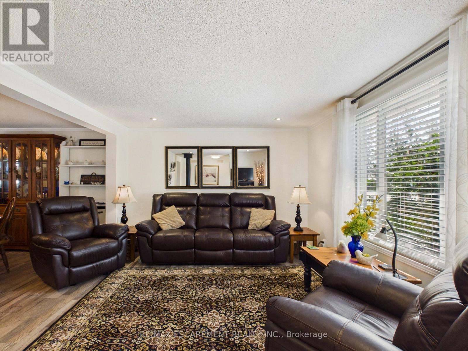 25 WELLINGTON STREET - 6