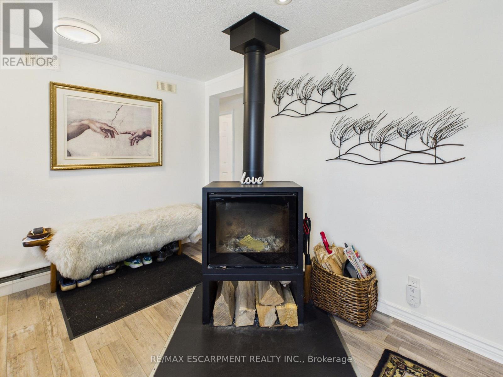 25 WELLINGTON STREET - 8