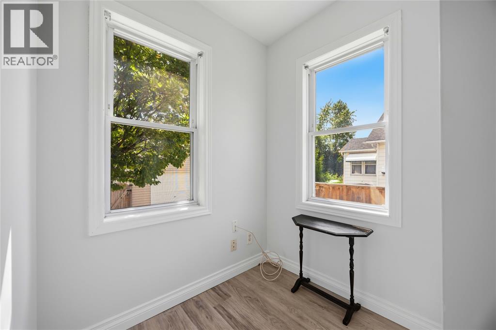207 VICTORIA AVENUE East - Image 18