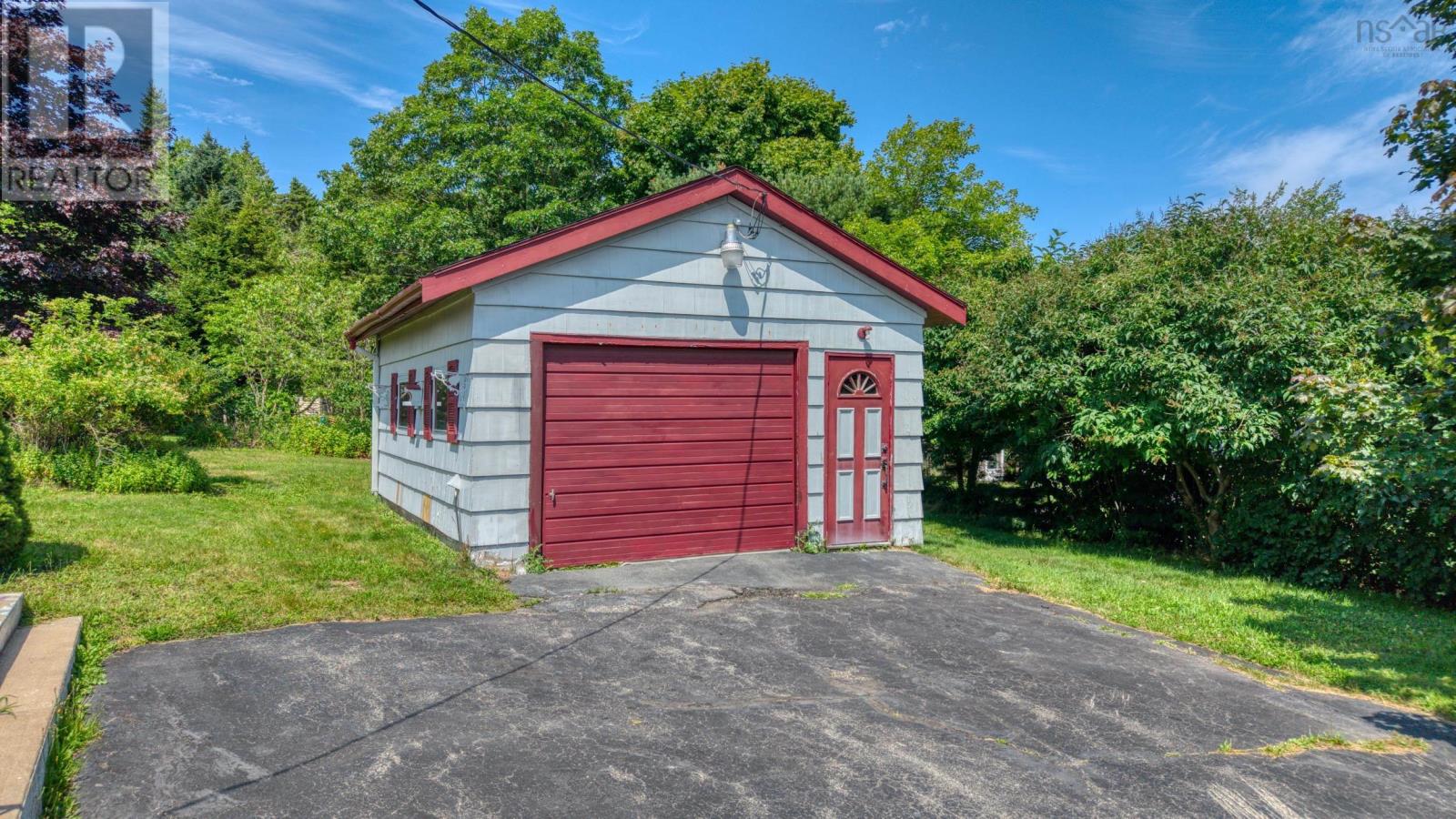 56 North Side Road - 3