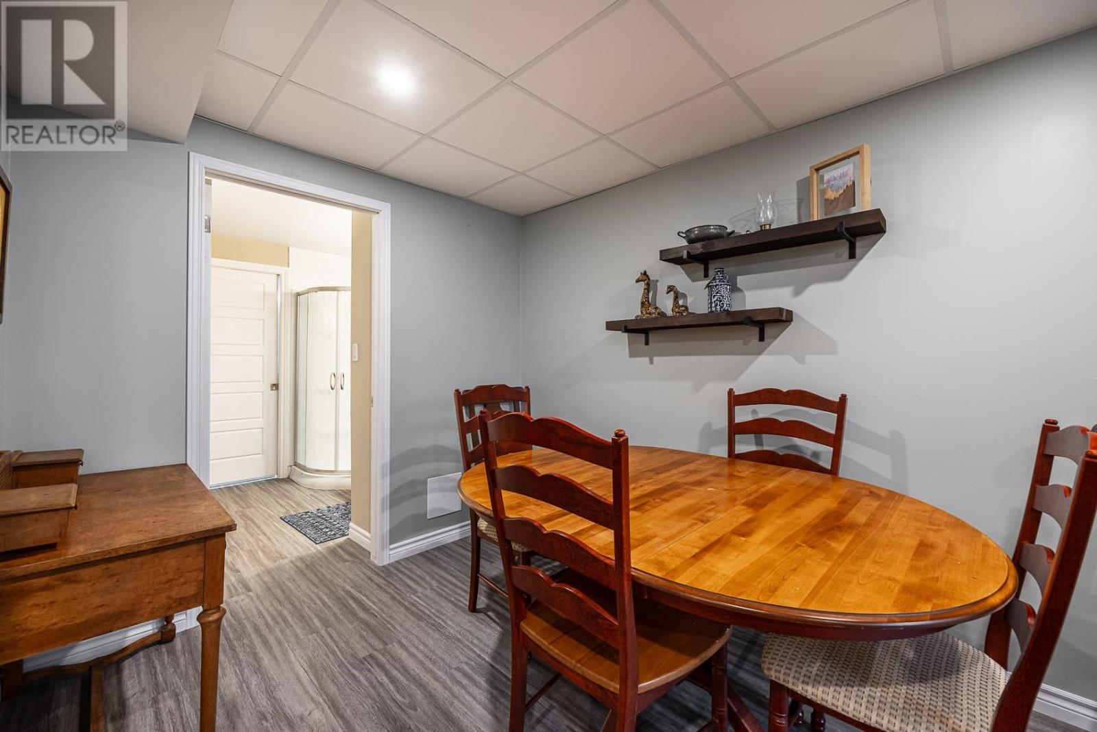 25 Village CT - 30