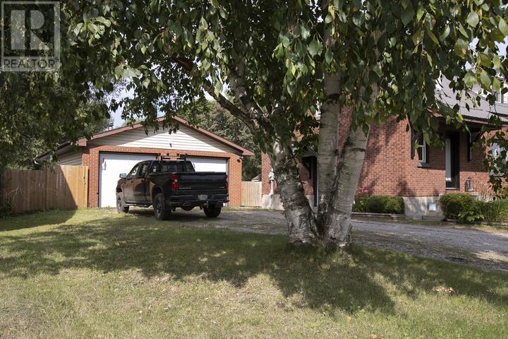 317 Goulais AVE photo 5