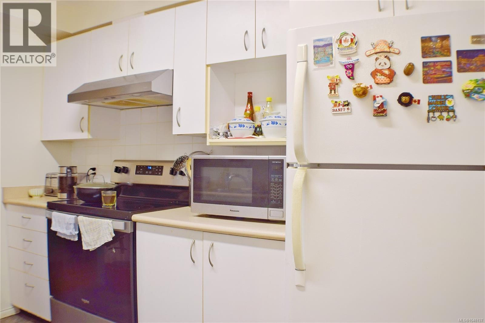 207 1694 Cedar Hill Cross Road, Saanich