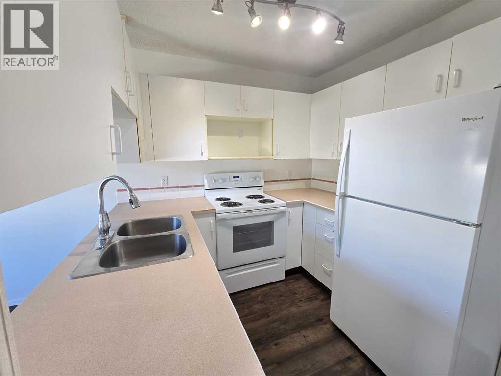 Listing photo – 47 Escott Close, Red Deer