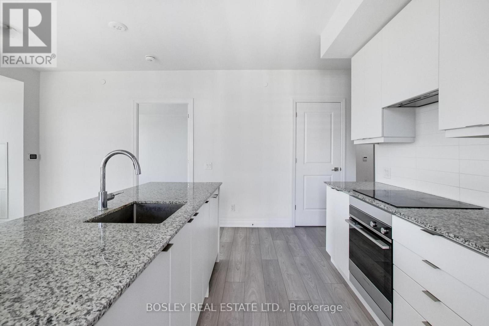 #704 36 ELM DRIVE W - 12