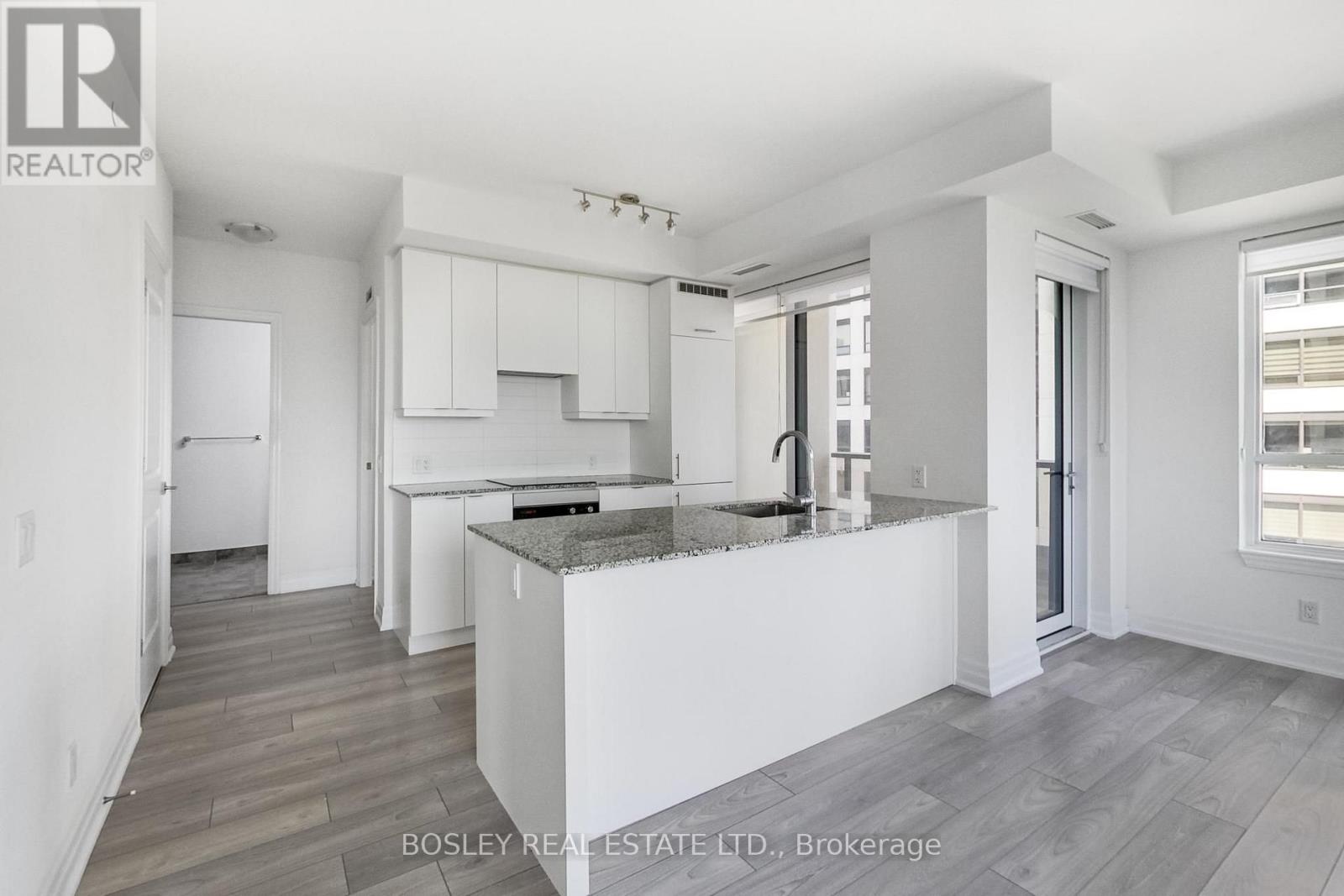 #704 36 ELM DRIVE W - 14