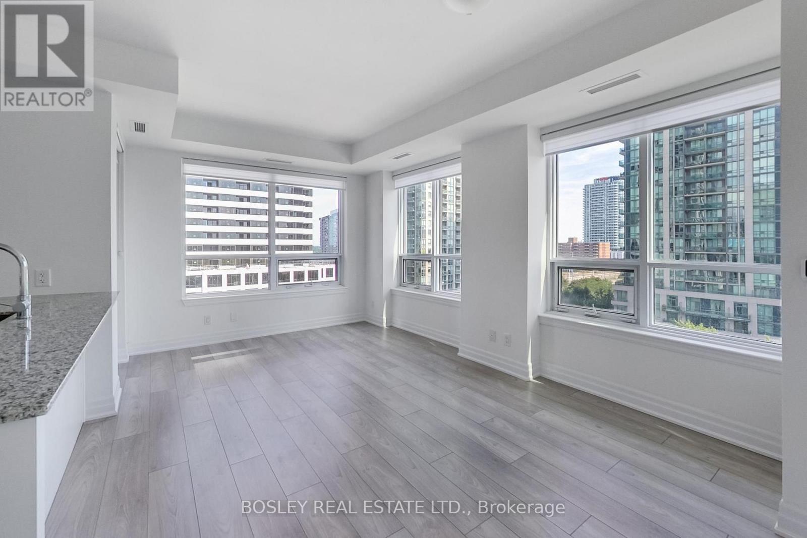 #704 36 ELM DRIVE W - 15