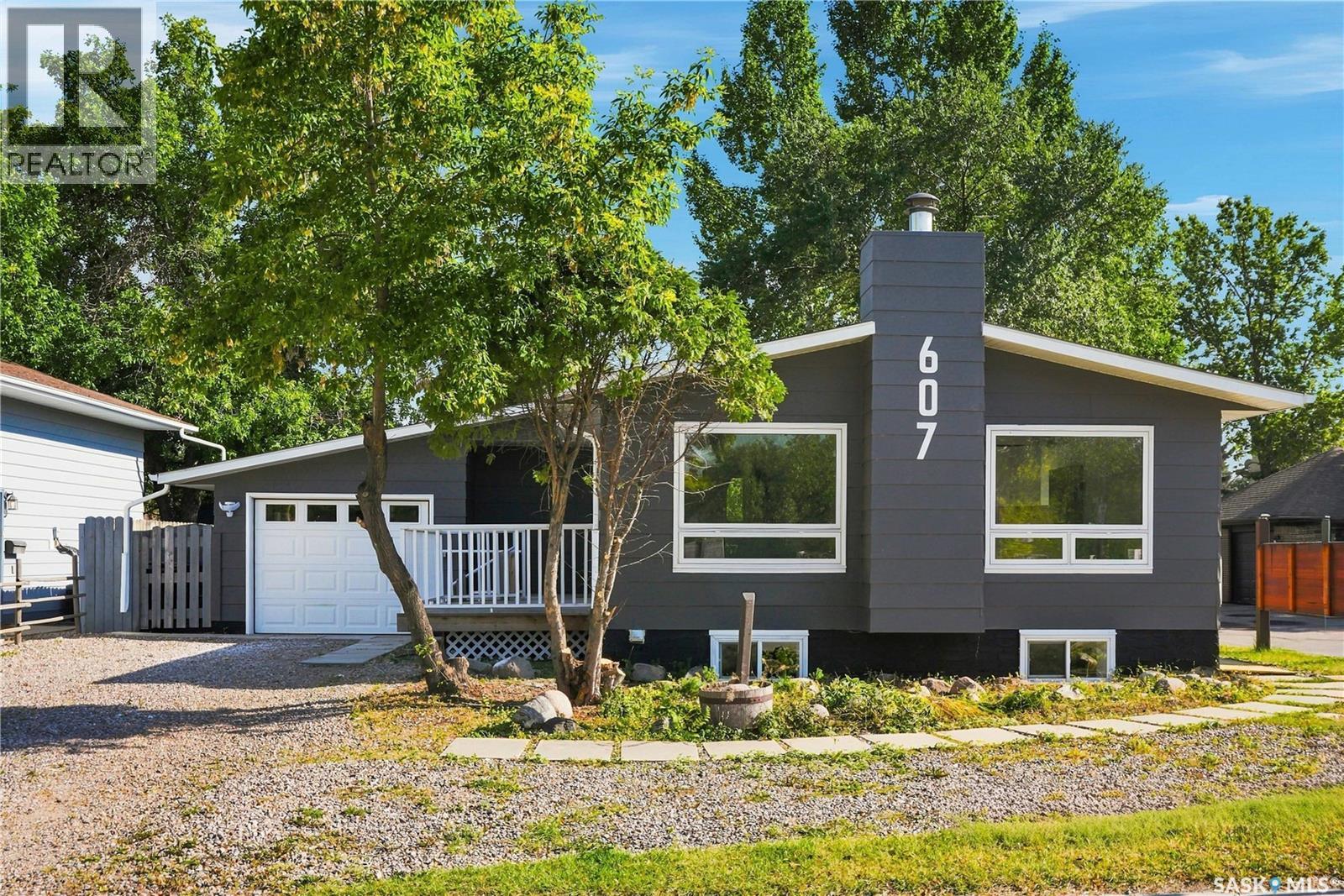 607 Lenore DRIVE - 1