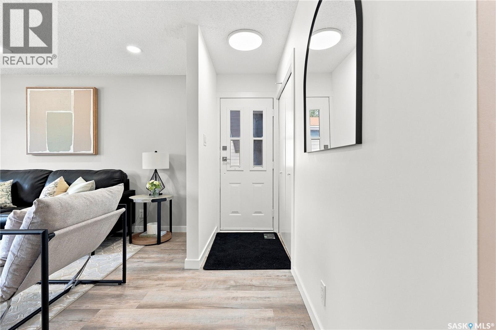 607 Lenore DRIVE - Image 3