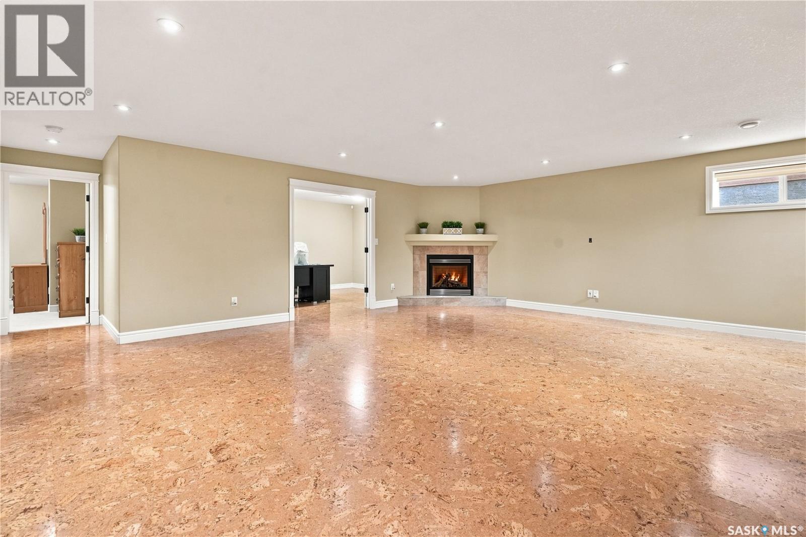 6407 WASCANA COURT BAY - 35