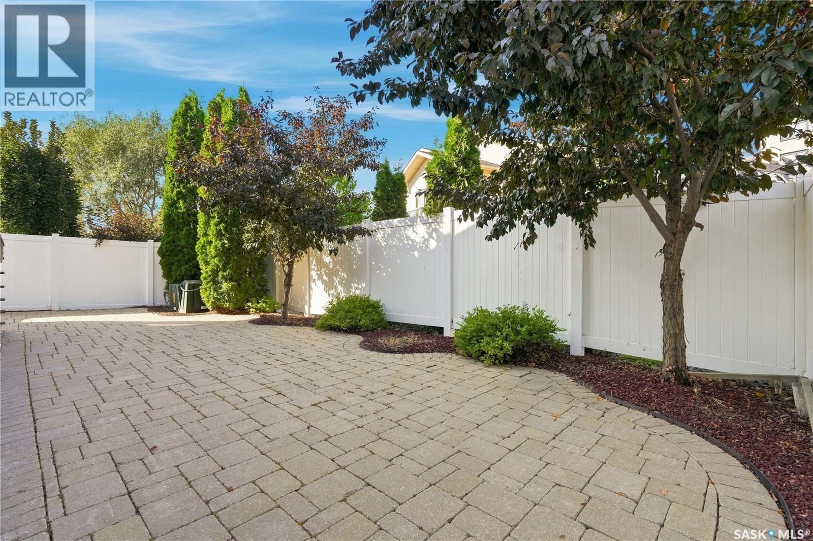 6407 WASCANA COURT BAY - 55