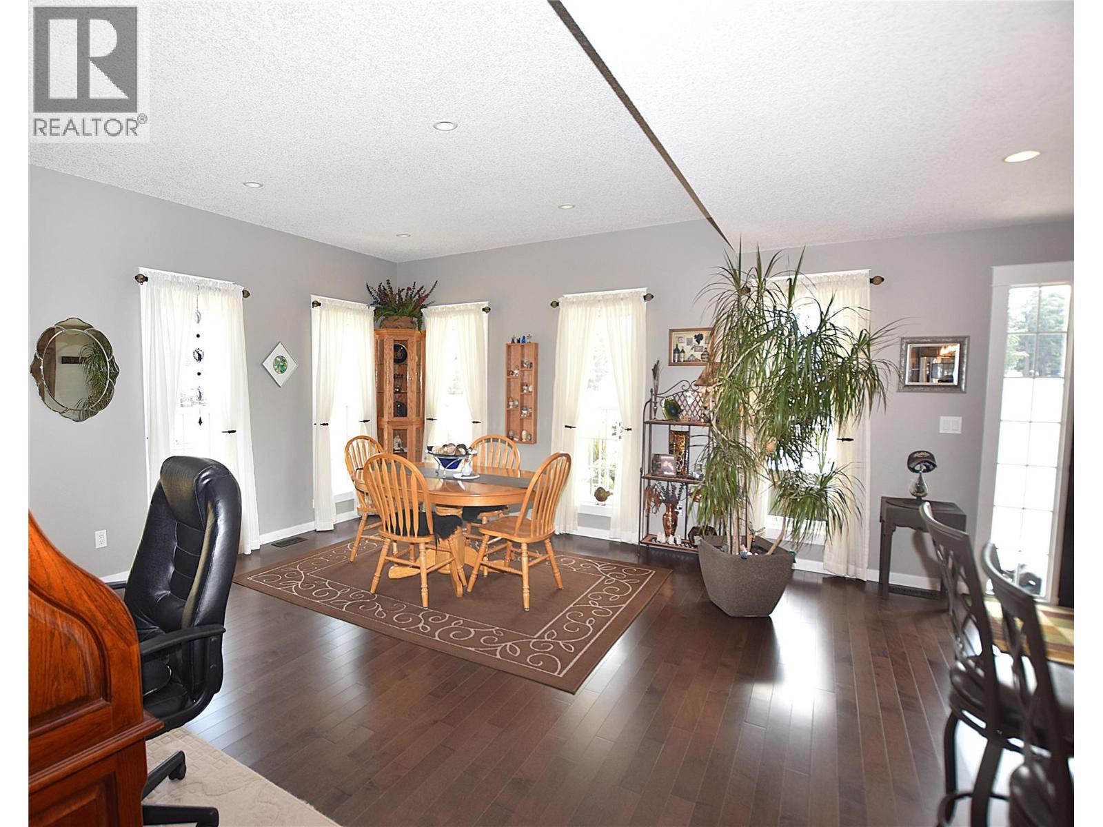 535 Loon Avenue, Vernon