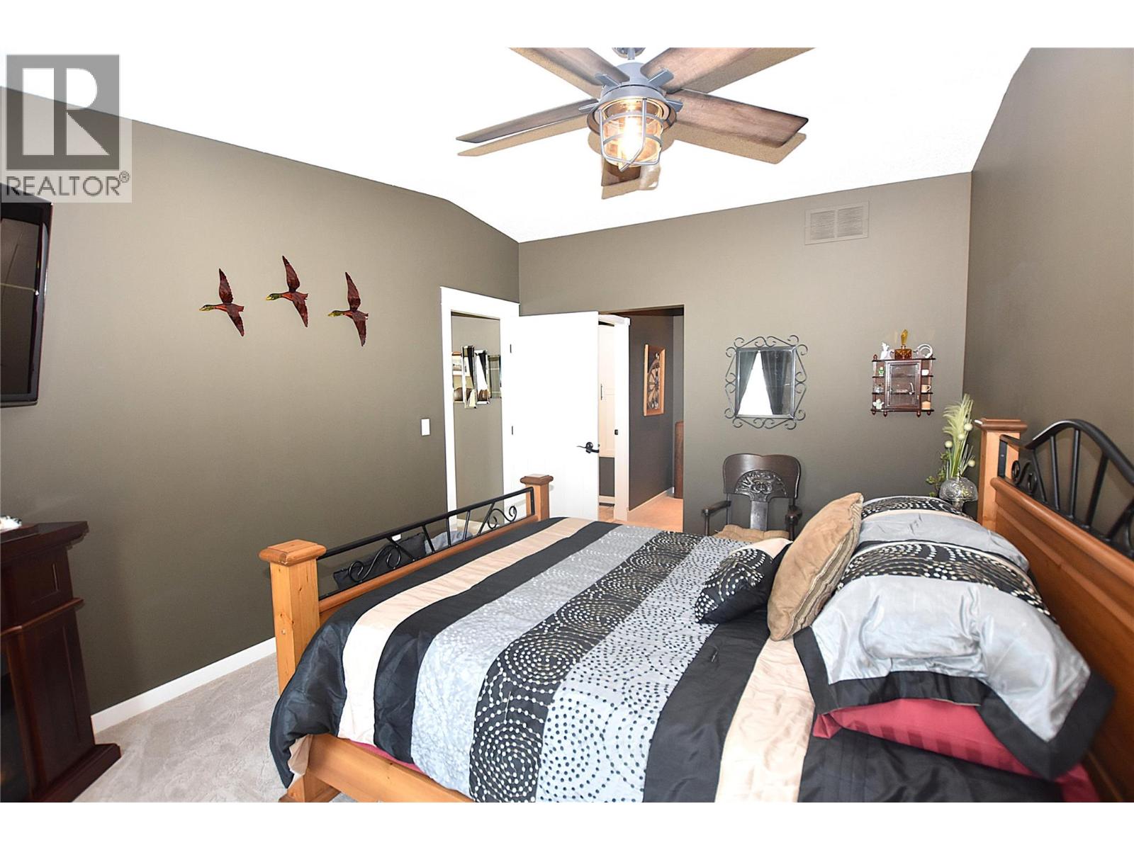 535 Loon Avenue, Vernon