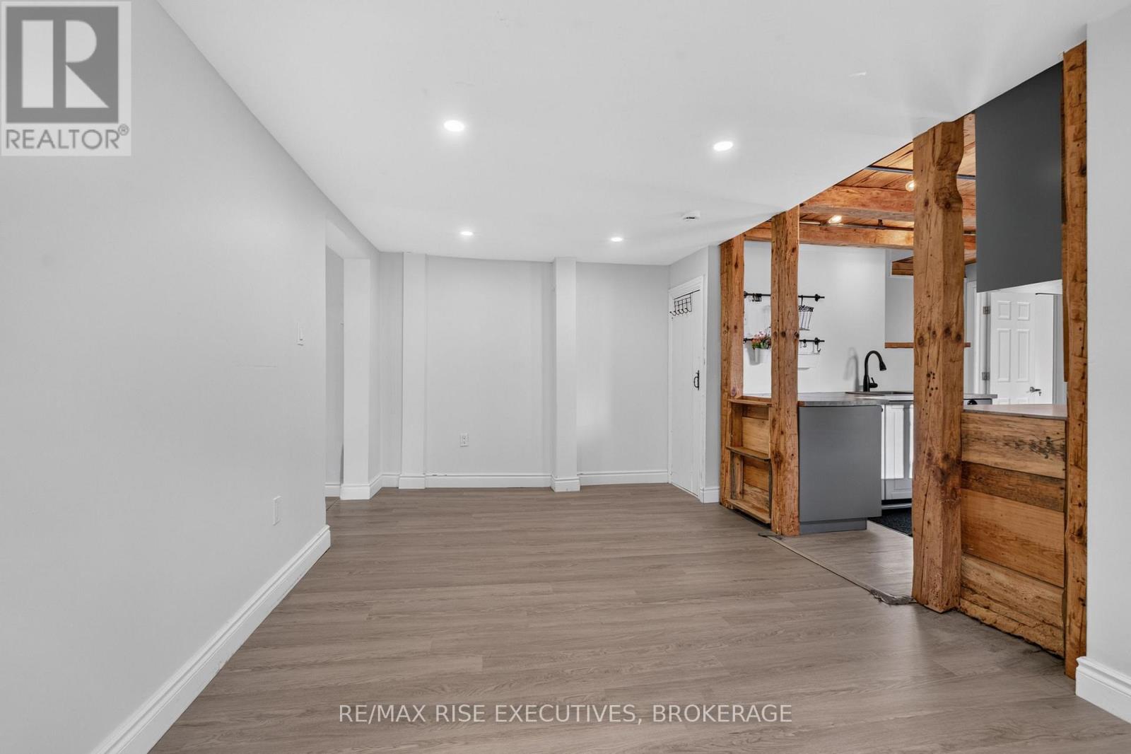 48 ELM STREET - Image 10