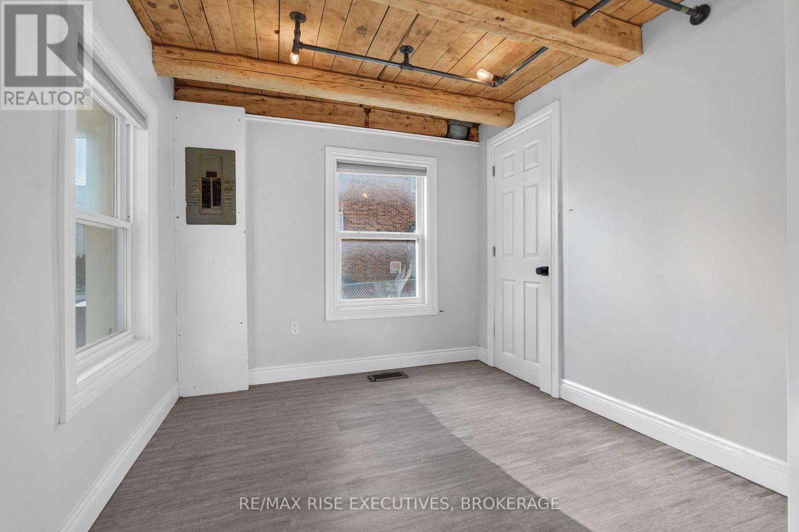 48 ELM STREET - Image 16