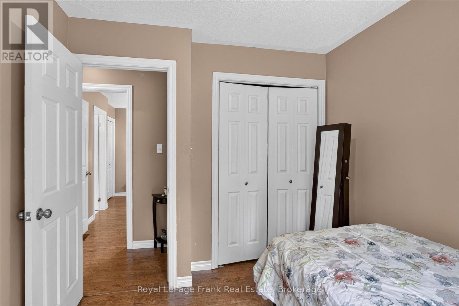 124 SUMCOT DRIVE - 31