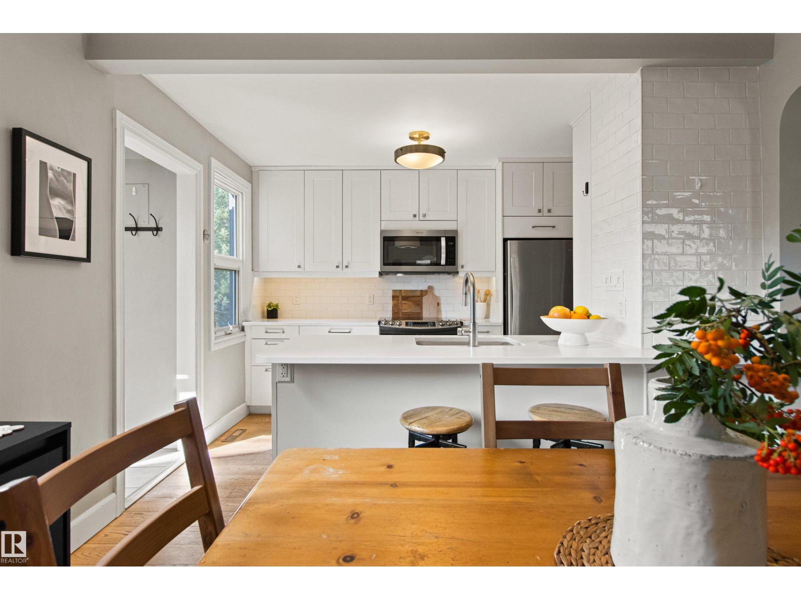 10741 70 AV NW - 17