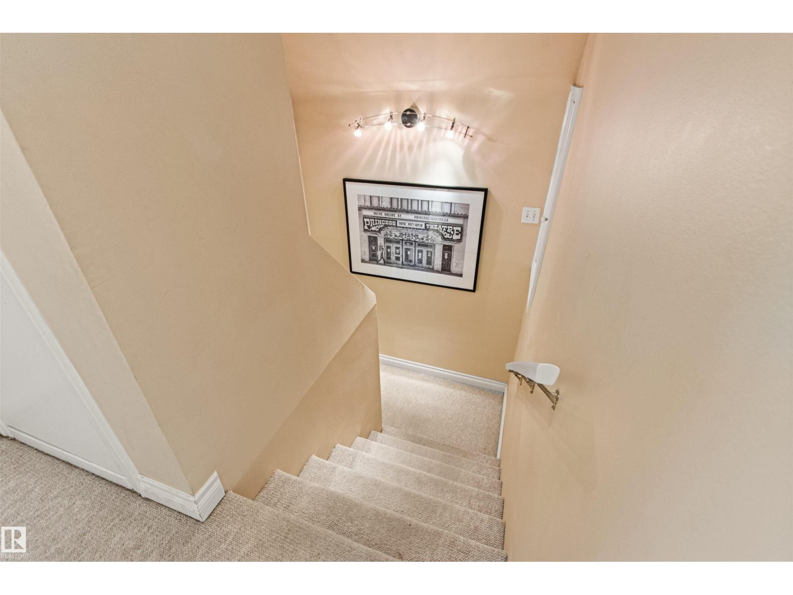 10741 70 AV NW - 35