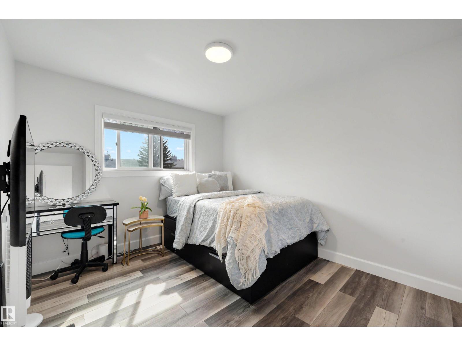 #17 3520 60 ST NW - 19