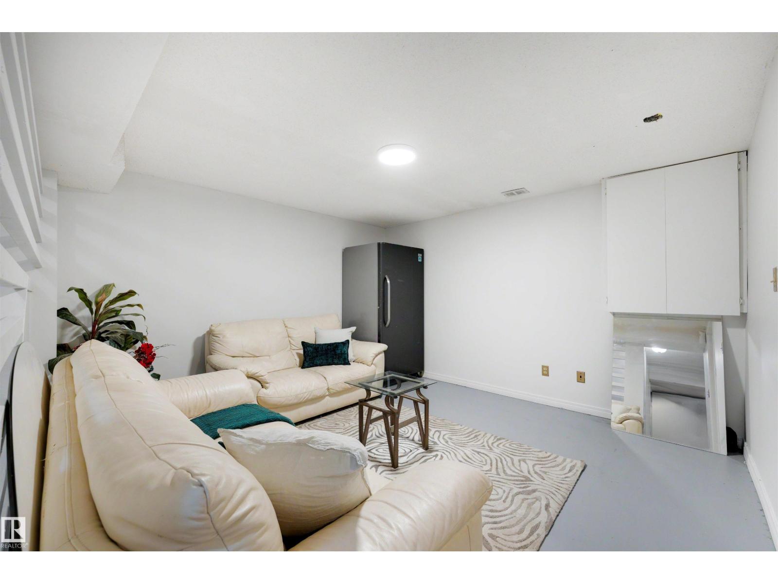 #17 3520 60 ST NW - 26