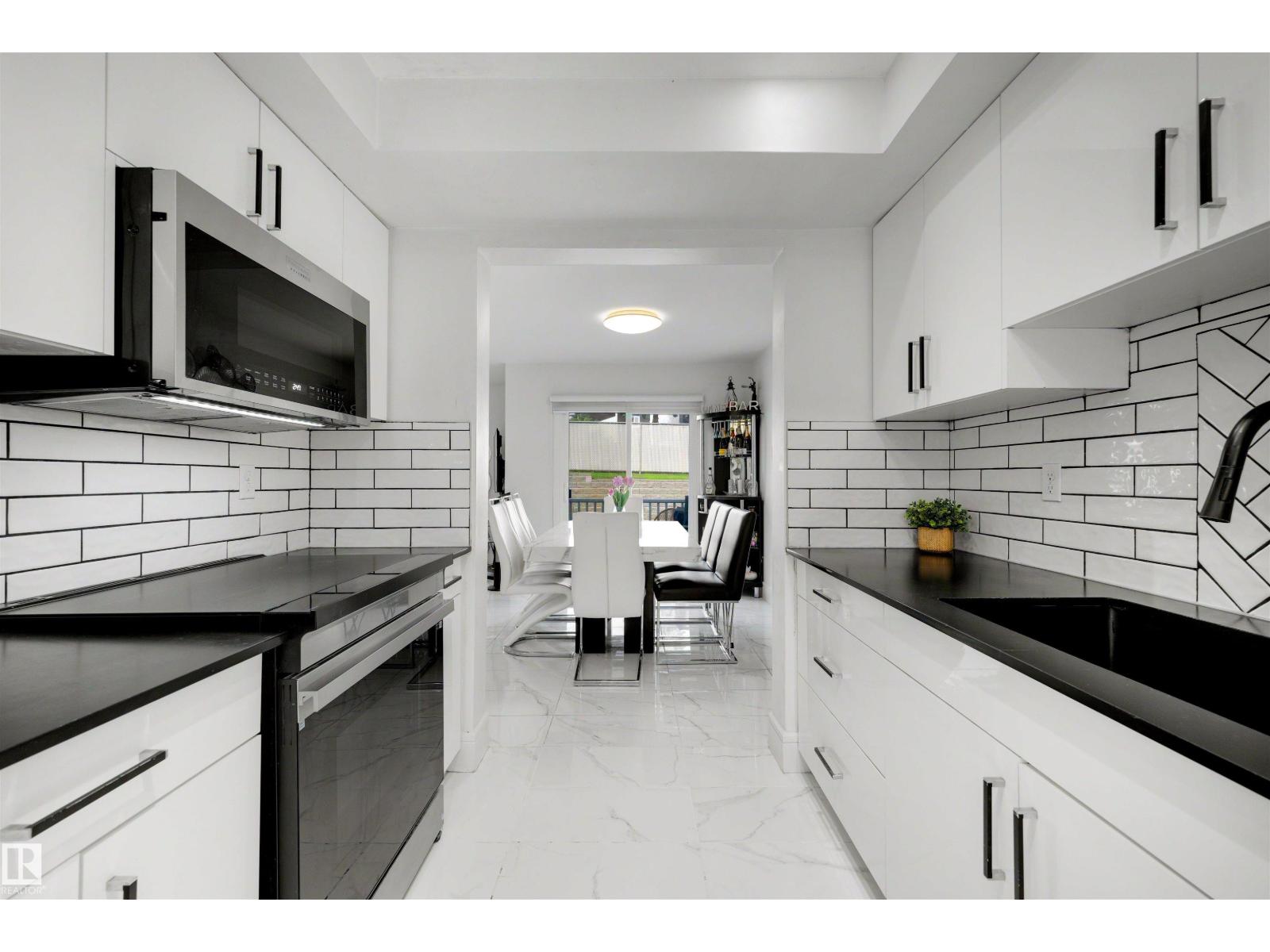 #17 3520 60 ST NW - 7